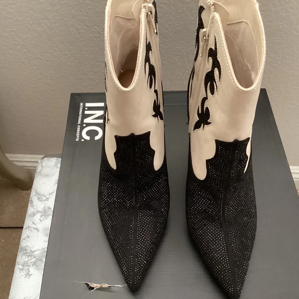 Sexy Cowboy Booties Size 8